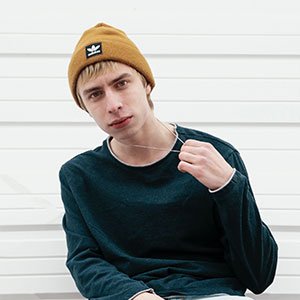 Camiseta verde estampada